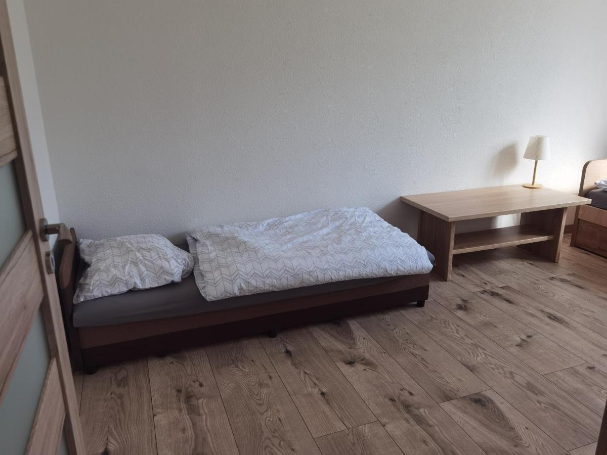 Апартаменты Sunset House Piestany Cervena Veza Banka Экстерьер фото