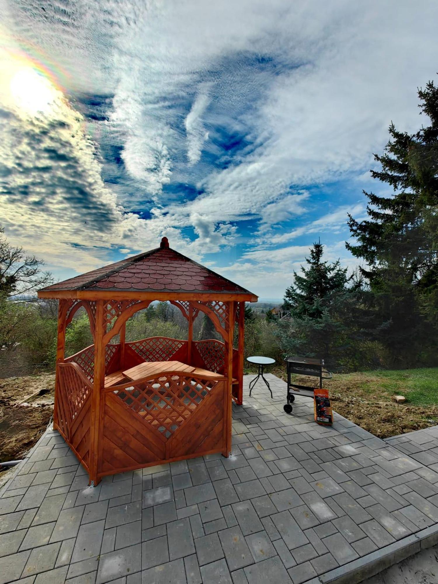 Апартаменты Sunset House Piestany Cervena Veza Banka Экстерьер фото